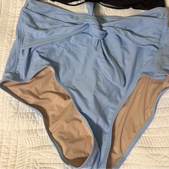 Blue High-Waisted Bikini with Twisted Knot Detail - Picture 4 of 4